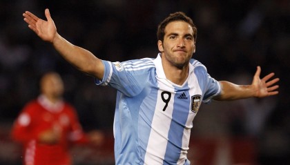 九游游戏中心官网-球迷投票：你心中的史上最强阵容是怎样的？，史上最强的球员