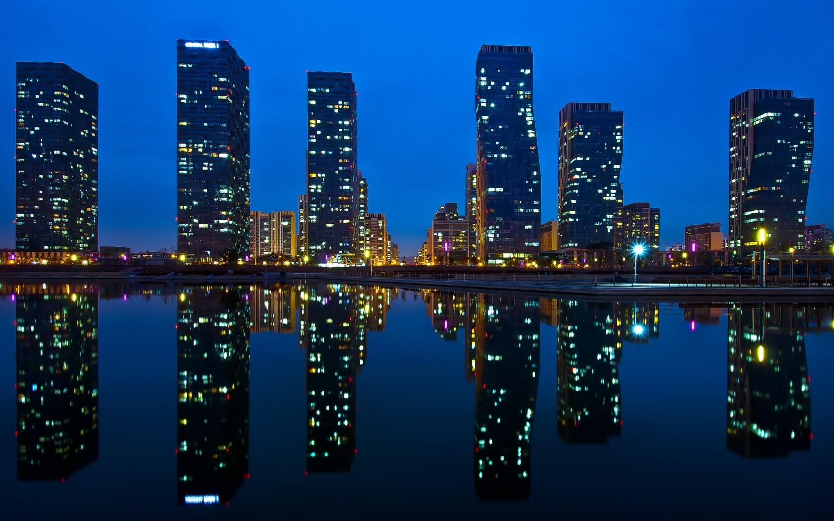 九游体育下载-陈佳关键一跳定胜局